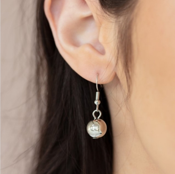 Fundamentally Flirtatious Necklace - Picture 3 of 3